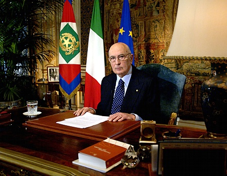 BOBBIO E LA CARTA. LA COSTITUZIONE NON È INTOCCABILE. FEDELI ALLA COSTITUZIONE FINO A VOLERLA CAMBIARE, di Giorgio Napolitano, da il Riformista di venerdì 16 ottobre 2009