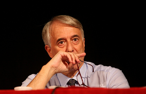 GIULIANO PISAPIA CANDIDATO IN “SURPLACE”, di Walter Marossi, da Arcipelagomilano, 8 febbraio 2011