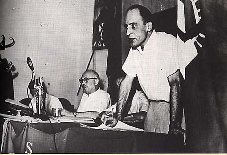 1947 - Rodolfo Morandi cerca di evitare la scissione nel Partito Socialista fra autonomisti in minoranza e la sinistra in maggioranza 