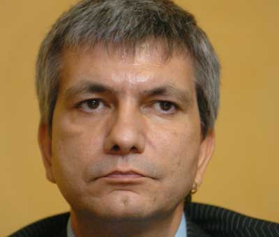 VENDOLA, MEGLIO CHE FACCIA UN PASSO INDIETRO